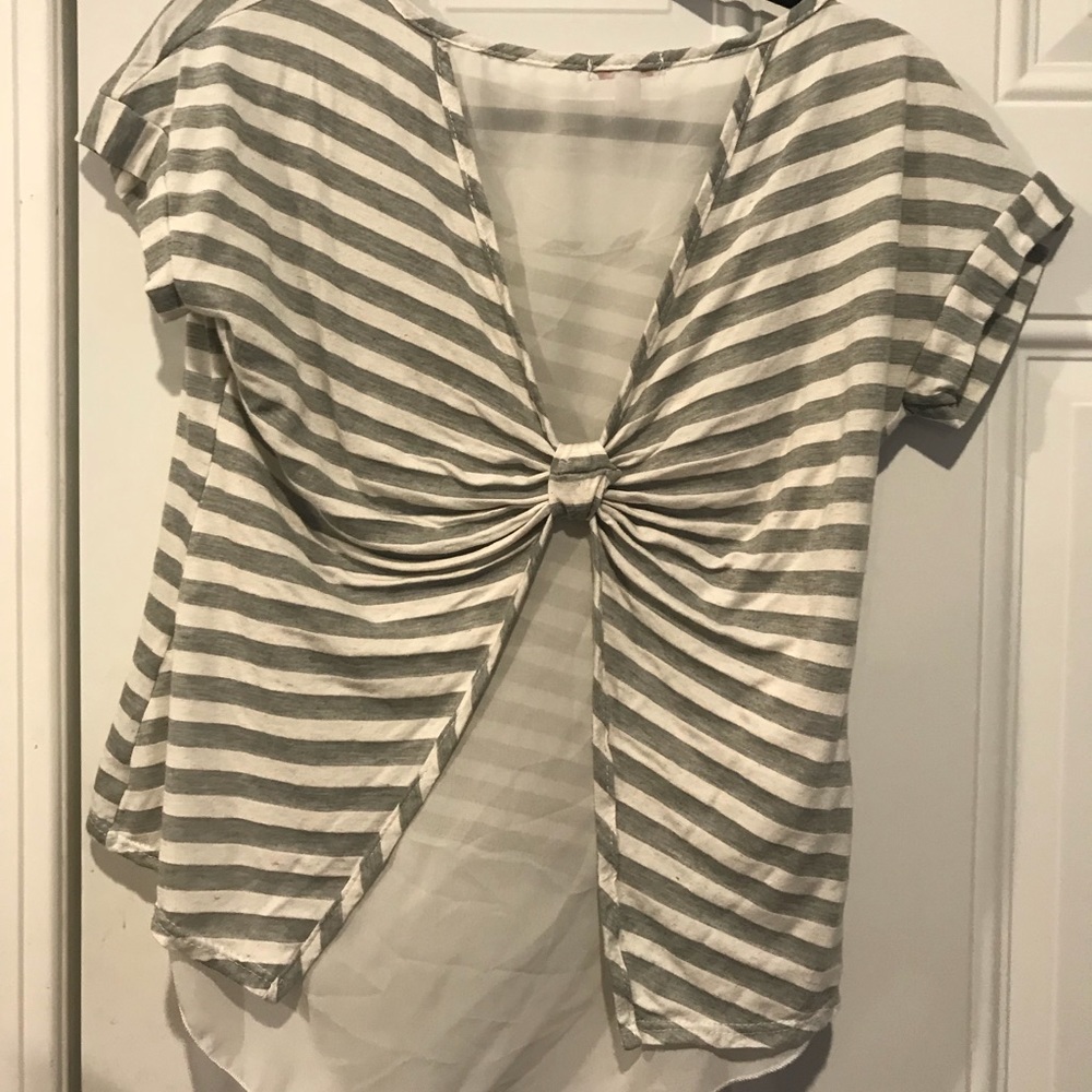 Shirt with bow and translucent back